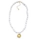 Gargantilla Coco, perlas barrocas y medallón con textura y trébol de 4 pétalos, dorado, de Durán Exquse
